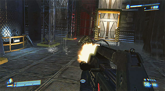 Whether you choose the left or the right galleries, at one point you'll lose the ground under your feet and land on the bottom level - Get to the dropship to escape the Sulaco - Mission 3: Sulaco Falls - Aliens: Colonial Marines - Game Guide and Walkthrough