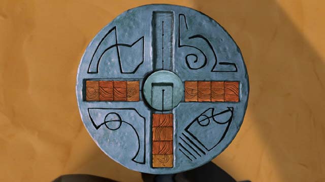 Move two darker squares from the top to the bottom - Towers entrance - Third tower - Armikrog - Game Guide and Walkthrough