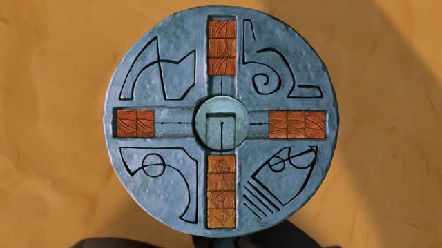 Finally move light square with pattern from the top to the bottom and then the last light square with pattern from the right arm to the bottom - Towers entrance - Third tower - Armikrog - Game Guide and Walkthrough