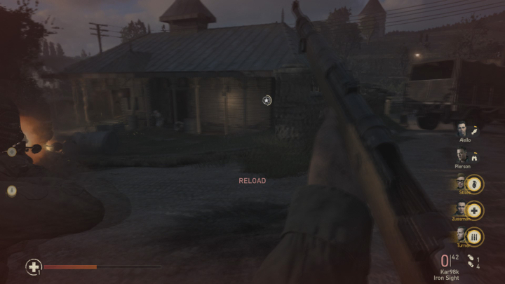 You can see the available squad members on the right side of the screen. - CoD WW2: Starting tips - Game Guide - Call Of Duty WW2 Guide