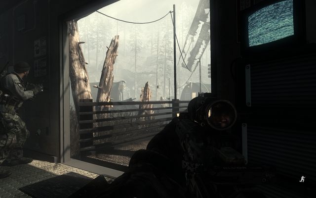 What Hesh is looking at? - 03 - No Mans Land - Campaign - Walkthrough - Call of Duty: Ghosts - Game Guide and Walkthrough