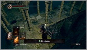 On the stairs you can see one of ghosts, preparing a trap - it is located over columns leading to an item - New Londo Ruins - p. 1 | Walkthrough - Walkthrough - Dark Souls Game Guide & Walkthrough