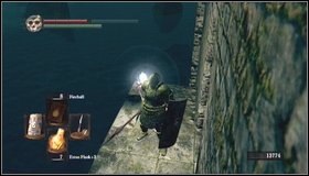 Once at the bottom, wait and do not run outside yet - New Londo Ruins - p. 2 | Walkthrough - Walkthrough - Dark Souls Game Guide & Walkthrough