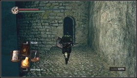 Move along the only way [1] and enter the tower in front of you - New Londo Ruins - p. 2 | Walkthrough - Walkthrough - Dark Souls Game Guide & Walkthrough