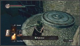 Once inside, look for a crate and open it with the Key for the Seal - New Londo Ruins - p. 2 | Walkthrough - Walkthrough - Dark Souls Game Guide & Walkthrough
