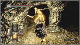 Once you get down, pick up an item - Tomb of Giants - p. 2 | Walkthrough - Walkthrough - Dark Souls Game Guide & Walkthrough