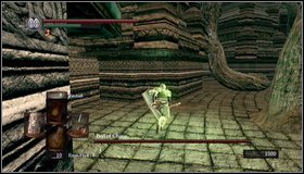 At the beginning of the fight, slide down the slope - The Bed of Chaos | How to kill a boss - How to kill a boss - Dark Souls Game Guide & Walkthrough