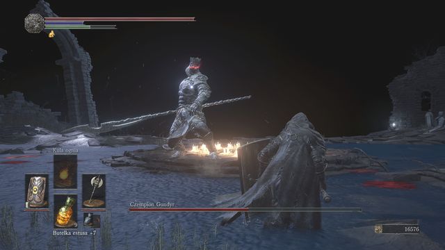 The champion signalizes his attacks for example by holding his weapon on the side when preparing an attack from above. - Champion Gundyr - Bosses - Dark Souls III Game Guide & Walkthrough