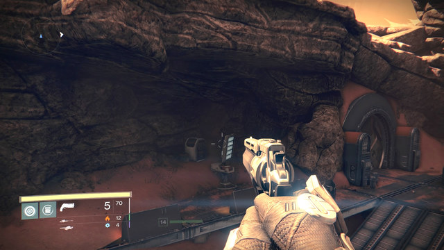 Hidden passage behind the lamp. - Mars | Dead Ghosts - Dead Ghosts - Destiny Game Guide