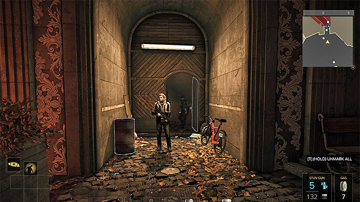 You can eliminate gangsters guarding the narrow passage using camouflage - All in the Family - side quest - Side quests - Deus Ex: Mankind Divided Game Guide