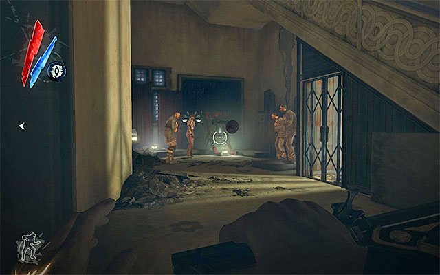 Before you decide on how you want to infiltrate the Boyle Estate, I recommend that you explore the building on the right (the above screenshot) - Exploring the Boyle Estate surroundings - Mission 5 - Lady Boyles Last Party - Dishonored - Game Guide and Walkthrough