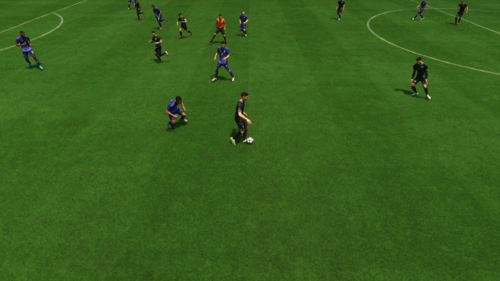 Calling a player (R1/RB) is a technique that allows you to call another player from your team to pass him the ball or fake a pass and confuse the opponent - EA Sports FC 24: Offense - EA Sports FC 24: Basics - EA Sports FC 24 - game guide