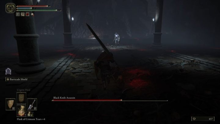 Black knife assassin attacks with a dagger - Elden Ring: How to beat Black Knife Assassin? - Elden Ring: All bosses in Limgrave - Elden Ring Guide