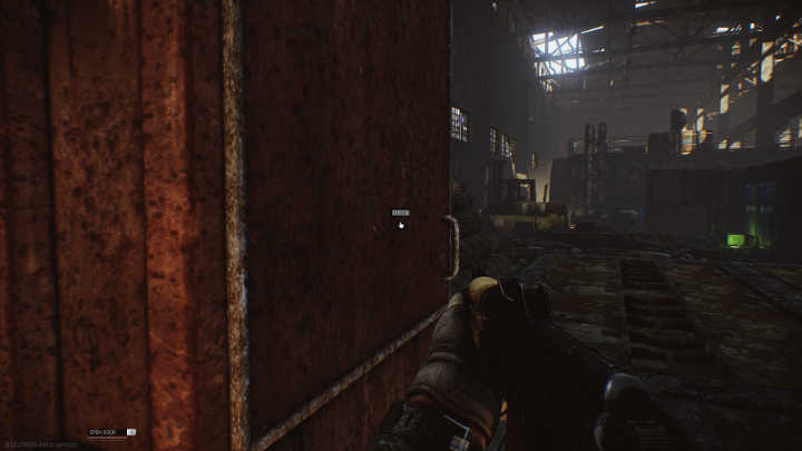 In most cases, closing the door is a good idea. - 10 best starting tips for Escape from Tarkov - Basics - Escape from Tarkov Guide
