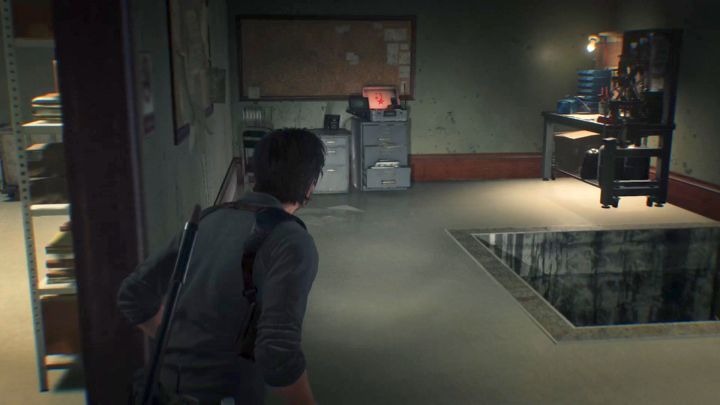 A workbench, a terminal that saves the game and a passage that leads to nowhere. - Chapter 5 - Lying in Wait | Walkthrough - Walkthrough - The Evil Within 2 Game Guide