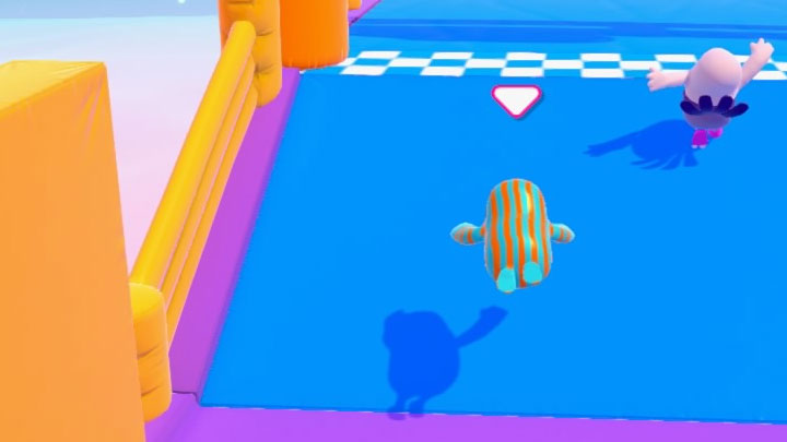 In Fall Guys, you often have to avoid moving obstacles and jump over precipices - Fall Guys: Beginners guide & tips - Basics - Fall Guys Guide