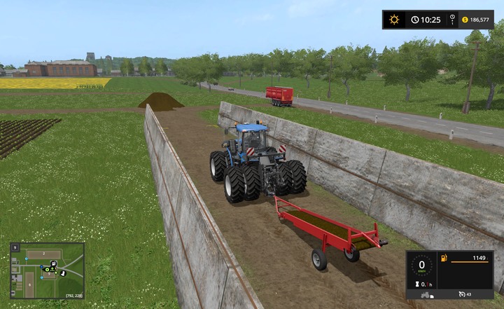 As soon as you remove all the visible ensilage from the heap, using e - How to Empty a Prism/Silo? - For beginners - Farming Simulator 17 Game Guide