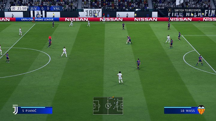 Throw-ins allow you to resume play from behind the football pitch line - Fixed parts of the game in FIFA 19 - Basic tips - FIFA 19 Game Guide