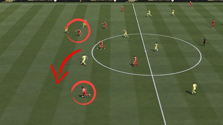 The picture above shows a situation in which the player with the ball lead has two significant options to play the action - FIFA 21: Finishing offensive action - Offensive game - FIFA 21 Guide