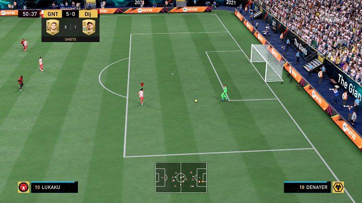 Restarting the game with a pass to the nearest defender is a common practice in FIFA 22 - FIFA 22: Playing goalkeeper - Basics - FIFA 22 Guide