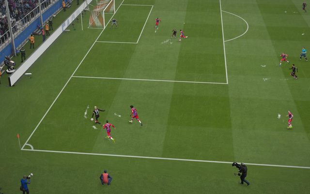 Low cross is a perfect way to finish an attack with the spectacular flying header or a volley kick - the ball goes then at the height of abdomen - Crossing - Basic pieces of play - FIFA 15 - Game Guide and Walkthrough