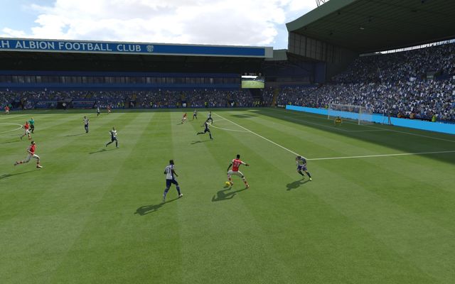 Welbeck can handle himself well against two opponents! - Tricks - FIFA 15 - Game Guide and Walkthrough