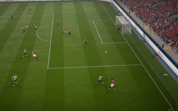 It is very often the case that the enemy defenders trap you in the corner of the field and make it impossible to effectively perform any type of play - Finalizing the play | Attack - Attack - FIFA 17 Game Guide