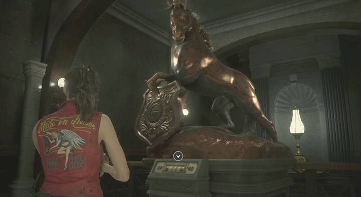 Единорог resident evil. Статуя единорога в Resident Evil 2. Статуя единорога в Resident Evil 2 Remake. Статуя Resident Evil 2. Резидент ивел 2 Клэр статуя единорога.