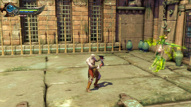 Empusa is agile but her attacks have short range - Walkthrough - Chapter 16: Prison of the Damned (pt. 2) - God of War: Ascension - Game Guide and Walkthrough