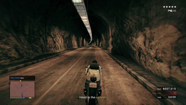 The second-last fragment of the road runs along the canyon - only here are you safe - GTA Online Heists: Heist 5, Pacific Standard - Heists (DLC) - GTA Online Guide