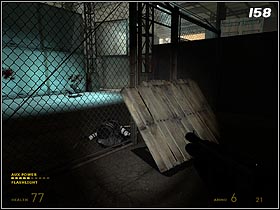 Leave the cage and hide behind the metal wall - Exit 17 | Walkthrough - Walkthrough - Half-Life 2: Episode One Game Guide & Walkthrough