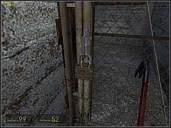Remove the padlock with a crowbar, for instance - Freeman Pontifex p. II - Walkthrough - Half-Life 2: Episode Two Game Guide & Walkthrough