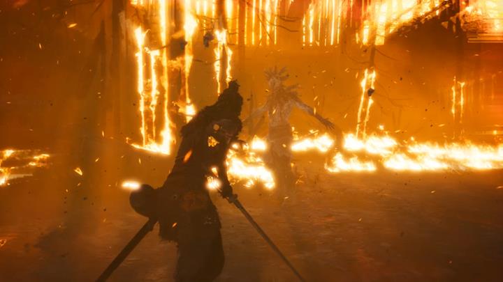 A couple of weak enemies will try to stop you. You should be aggressive and finish them quickly. - Hellblade Senuas Sacrifice: Third burning gate in Surts Realm - Surts Realm - Hellblade: Senuas Sacrifice Game Guide