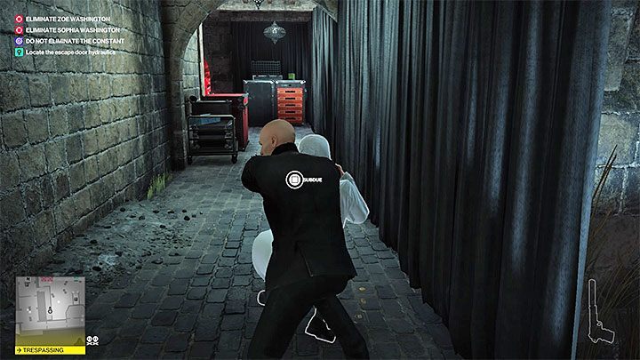 The Initiate stops in this neighborhood every once in a while - Hitman 2: 10 unique coins - how to get? The Ark Society walkthrough - The Ark Society (Isle of Sgail) - Hitman 2 Guide