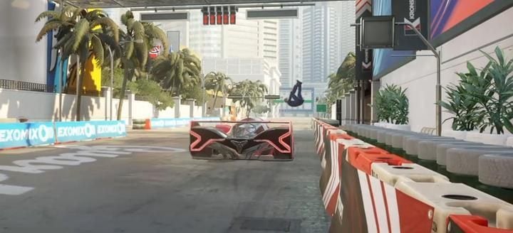 Robert must fall on Sierras car to complete this challenge - Hitman 2: Assasination of Robert Knox - The Finish Line walkthrough - The Finish Line (Miami) - Hitman 2 Guide