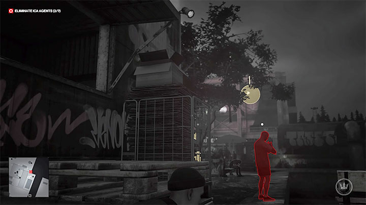 Large spherical hanging lights may be spotted near the Chill Out and Juice Bars - Hitman 3: Killing Agent Swan (The Swan Song) - Berlin, a guide - Apex Predator - Berlin - Hitman 3 Guide