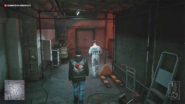 Option 1 of the above is better, as the poisoned DJ will start to move away from the other people and can be easily killed when there is nobody around - Hitman 3: Assassination of Agent Banner (The Wall) - Berlin, walkthrough - Apex Predator - Berlin - Hitman 3 Guide