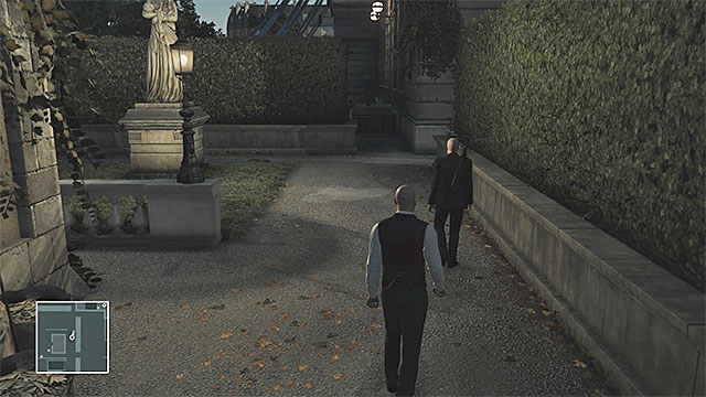 You can attack one of the guards in the northern section of the gardens. - Disguises and important items | Paris: The Showstopper - Paris: The Showstopper - Hitman Game Guide