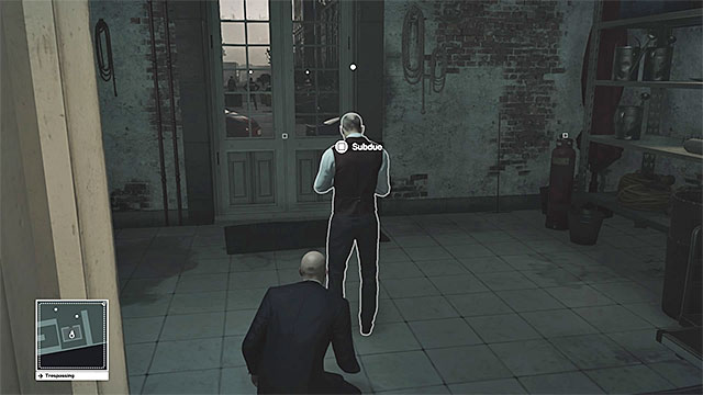 You can stun someone from the staff or find an unused disguise - Palace infiltration | Paris: The Showstopper - Paris: The Showstopper - Hitman Game Guide