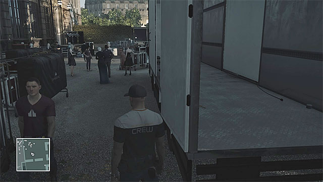 Stage crew members can be found in the southern part of the map - Palace infiltration | Paris: The Showstopper - Paris: The Showstopper - Hitman Game Guide