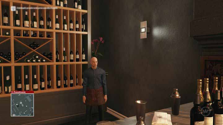 A waiter can blend into environment mostly by the bar, which he can start wiping out with a rag. - Disguises | Bangkok - Bangkok: Club 27 - Hitman Game Guide