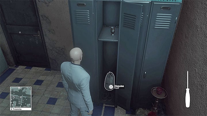 Take a look into one of the lockers in the cafés staff room - Disguises and important items | Marrakesh: A House Built on Sand - Summer Episode - Marrakesh: A House Built on Sand - Hitman Game Guide