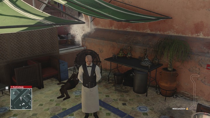 Waiters clothes are useful when you try to infiltrate the shisha cafe. - Disguises | Marrakesh - Marrakesh: A Gilded Cage - Hitman Game Guide