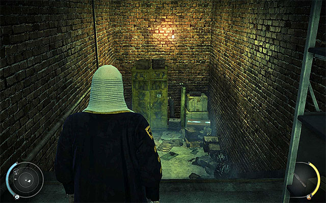 A good way to safely reach the exit point is choosing a right corridor shown on the above screen, leading to the small basement - Holding cells | 15: Skurkys Law - 15: Skurkys Law - Hitman: Absolution Game Guide