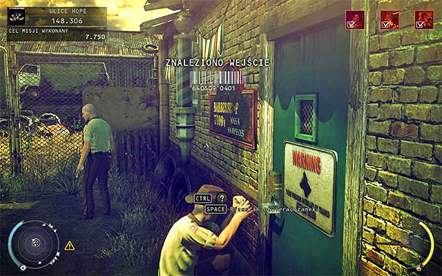 Regardless of the chosen path, you have to approach the door and start unlocking it - Streets of Hope - Getting to the back entrance | 9: Shaving Lenny - 9: Shaving Lenny - Hitman: Absolution Game Guide