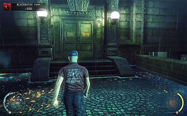 The second method is using the side entrance door, located at the buildings back - Blackwater Park - Getting inside the residential building | 18: Blackwater Park - 18: Blackwater Park - Hitman: Absolution Game Guide