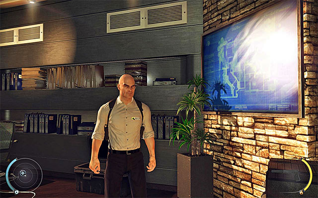 Obtaining mansion interior guard disguise is also easy - clothes can be found in the head of security room (Cliff stage) - 1: Personal Contract | Challenges - Challenges - Hitman: Absolution Game Guide