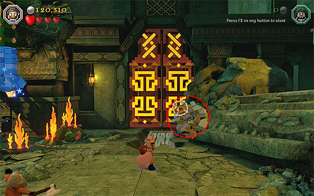 The object that you need to aim the flail at - Stage 1 (Greatest Kingdom in Middle-Earth): Smaugs attack | Walkthrough - Walkthrough - LEGO The Hobbit Game Guide & Walkthrough