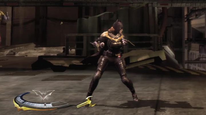 Batgirl is also equipped with a lot of gadgets that help her in combat - Injustice Gods Among Us: Batgirl - smoke bombs, batarang - Characters - Injustice: Gods Among Us Game Guide