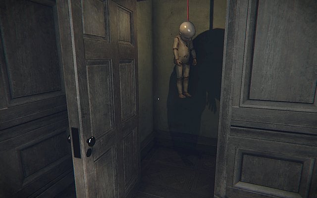 Before you enter inside, turn around - Episode 3: Primer - Walkthrough - Layers of Fear - Game Guide and Walkthrough